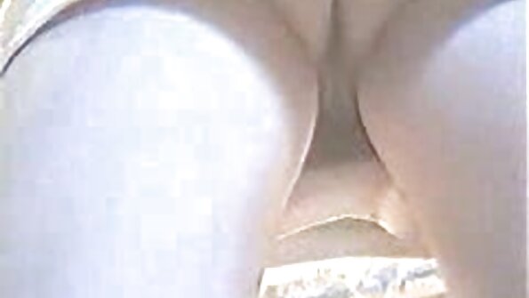 顽皮的 Leah Gotti 将她兄弟的大阴茎插入她的屁股