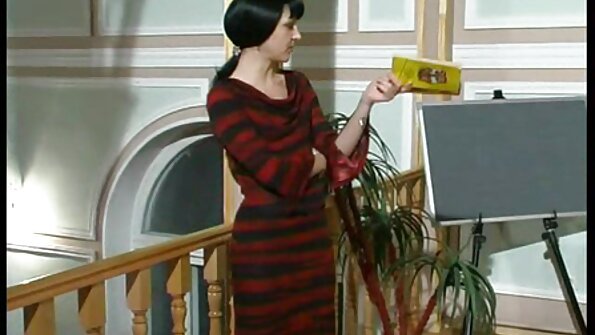丰满的妓女Jynx Maze让她的混蛋被公鸡张开