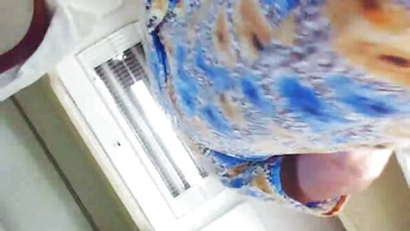 Vollbusige Frau Aubrey Black fickt einen Fremden